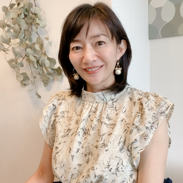 栗野亜希子の写真
